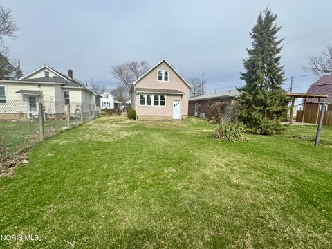 Tiny photo for 729 Jackson Avenue, Defiance, OH 43512 (MLS # 10005119)