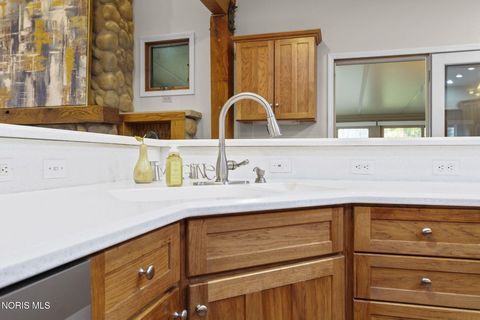 Tiny photo for 28375 White Road, Perrysburg, OH 43551 (MLS # 10006293)