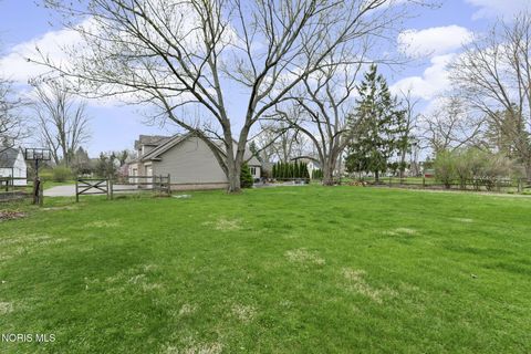 Tiny photo for 28375 White Road, Perrysburg, OH 43551 (MLS # 10006293)