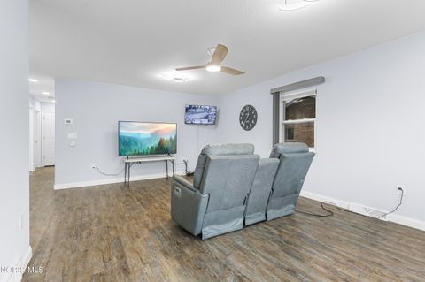 Tiny photo for 5862 W Benalex Drive, Toledo, OH 43612 (MLS # 10004205)