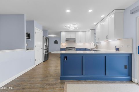 Tiny photo for 5862 W Benalex Drive, Toledo, OH 43612 (MLS # 10004205)