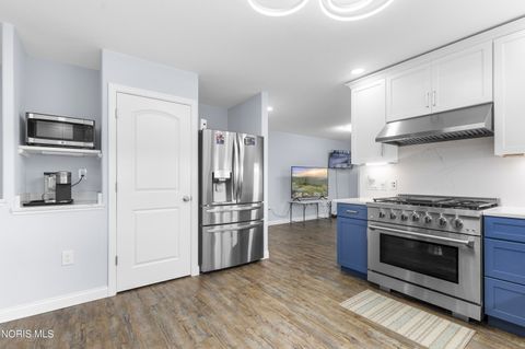 Tiny photo for 5862 W Benalex Drive, Toledo, OH 43612 (MLS # 10004205)