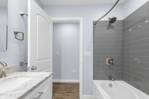 Tiny photo for 5862 W Benalex Drive, Toledo, OH 43612 (MLS # 10004205)