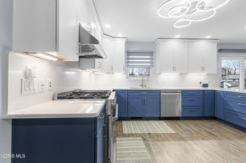 Tiny photo for 5862 W Benalex Drive, Toledo, OH 43612 (MLS # 10004205)