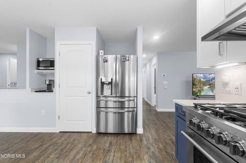 Tiny photo for 5862 W Benalex Drive, Toledo, OH 43612 (MLS # 10004205)