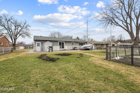 Tiny photo for 5862 W Benalex Drive, Toledo, OH 43612 (MLS # 10004205)