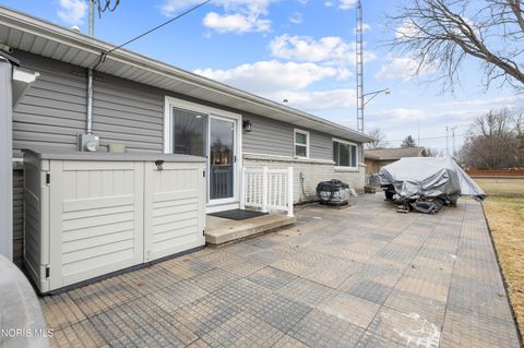 Tiny photo for 5862 W Benalex Drive, Toledo, OH 43612 (MLS # 10004205)