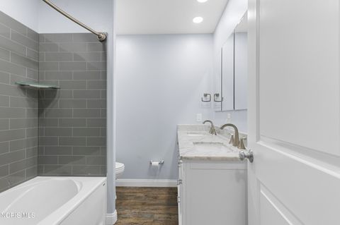 Tiny photo for 5862 W Benalex Drive, Toledo, OH 43612 (MLS # 10004205)