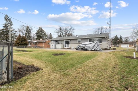 Tiny photo for 5862 W Benalex Drive, Toledo, OH 43612 (MLS # 10004205)