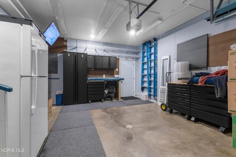 Tiny photo for 5862 W Benalex Drive, Toledo, OH 43612 (MLS # 10004205)