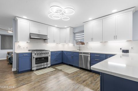 Tiny photo for 5862 W Benalex Drive, Toledo, OH 43612 (MLS # 10004205)