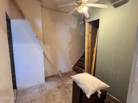 Tiny photo for 177 Bacon Street, Rossford, OH 43460 (MLS # 10014063)