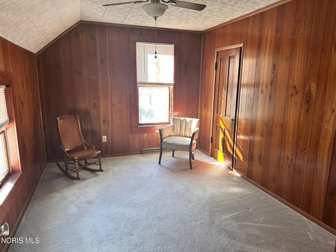 Photo of 833 Franklin Avenue, Fremont, OH 43420 (MLS # 10004925)