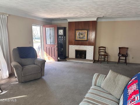 Tiny photo for 833 Franklin Avenue, Fremont, OH 43420 (MLS # 10004925)