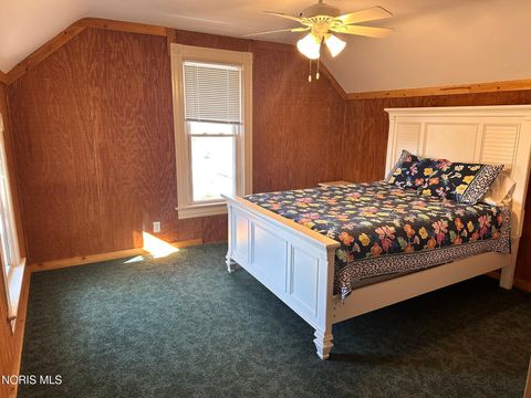 Tiny photo for 833 Franklin Avenue, Fremont, OH 43420 (MLS # 10004925)