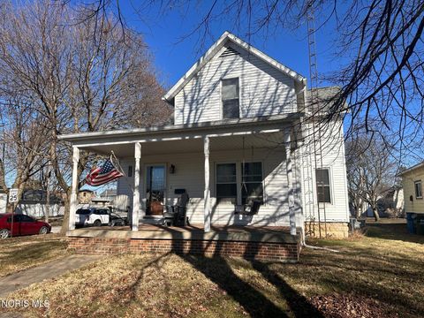 Tiny photo for 833 Franklin Avenue, Fremont, OH 43420 (MLS # 10004925)