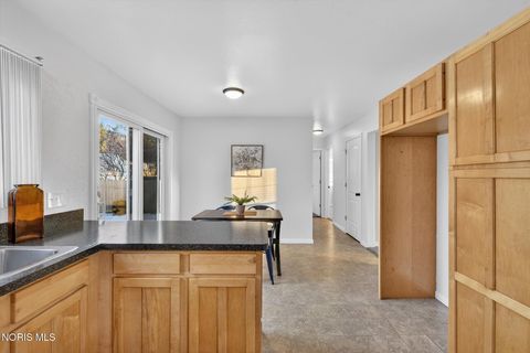 Tiny photo for 5147 Oldham Drive, Toledo, OH 43613 (MLS # 10004123)