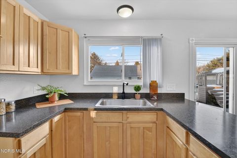 Tiny photo for 5147 Oldham Drive, Toledo, OH 43613 (MLS # 10004123)