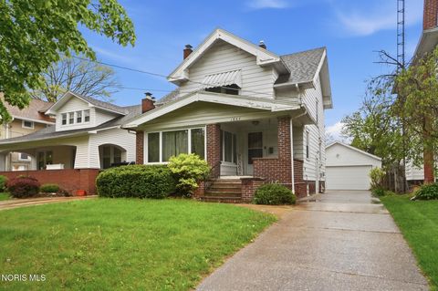 Photo of 1862 Princeton Drive, Toledo, OH 43614 (MLS # 10007325)
