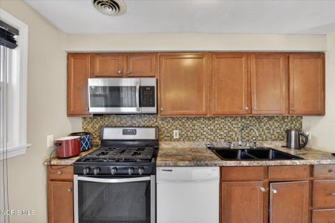 Tiny photo for 639 Southbriar Road, Toledo, OH 43607 (MLS # 10014881)