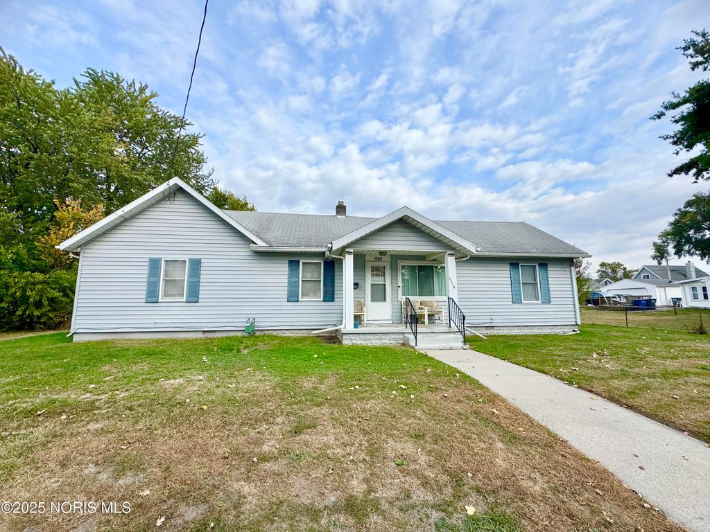 Photo for 1509 Lakewood Street, Toledo, OH 43605 (MLS # 10000547)