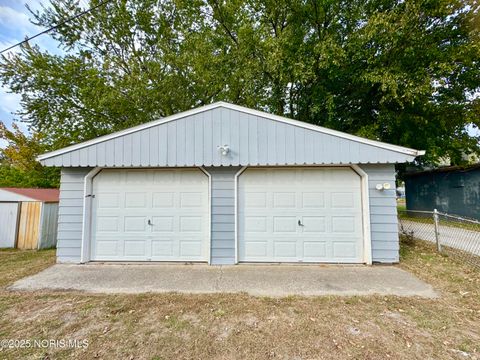 Tiny photo for 1509 Lakewood Street, Toledo, OH 43605 (MLS # 10000547)