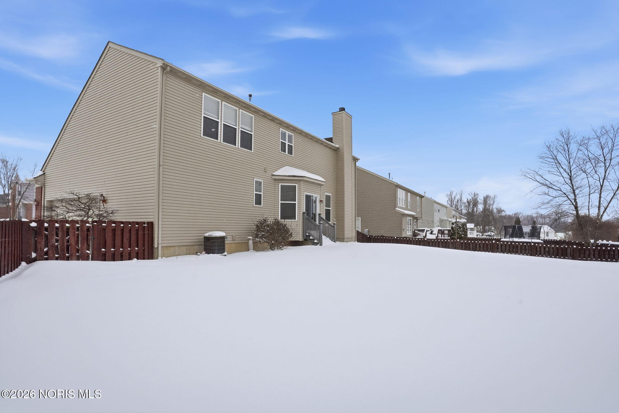 2221 Crockett Circle