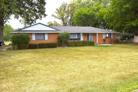 Photo of 942 Country Club Drive, Fostoria, OH 44830 (MLS # 10011364)