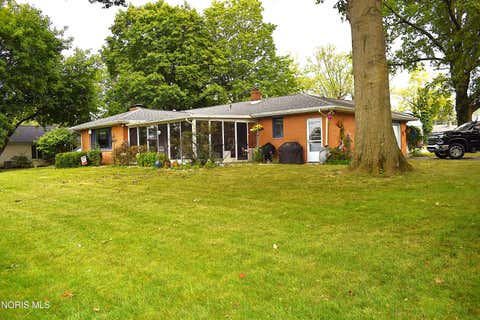 Tiny photo for 942 Country Club Drive, Fostoria, OH 44830 (MLS # 10011364)