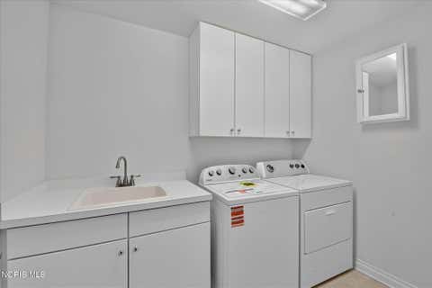 Tiny photo for 9624 Captiva Drive, Sylvania, OH 43560 (MLS # 10010263)