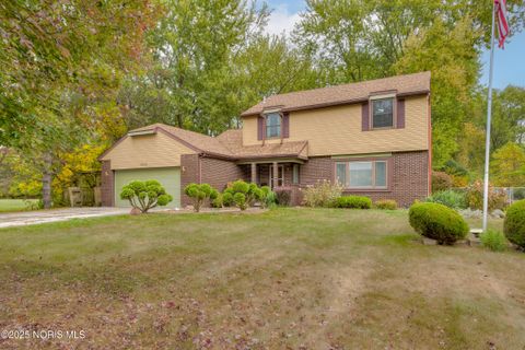 Photo of 1933 Woodlore Drive, Toledo, OH 43614 (MLS # 6136649)