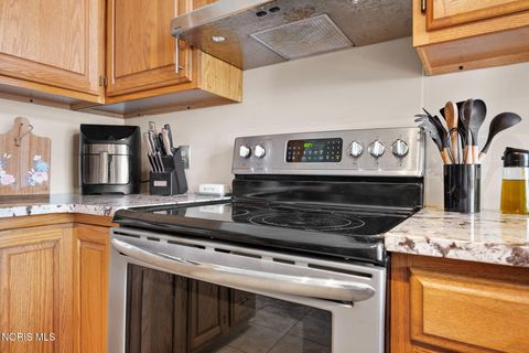 Tiny photo for 827 Abbey Lane, Findlay, OH 45840 (MLS # 10006774)