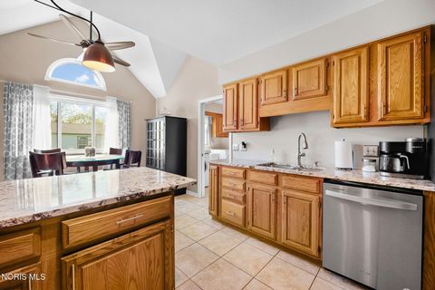 Tiny photo for 827 Abbey Lane, Findlay, OH 45840 (MLS # 10006774)