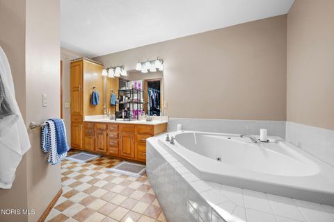 Tiny photo for 827 Abbey Lane, Findlay, OH 45840 (MLS # 10006774)