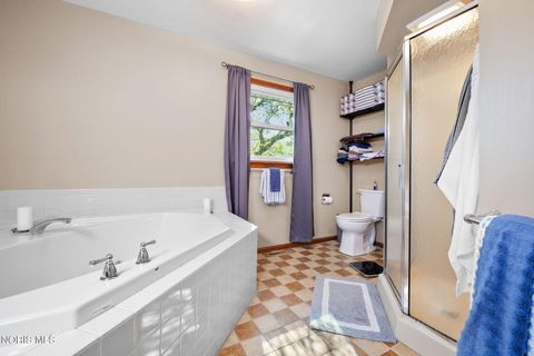 Tiny photo for 827 Abbey Lane, Findlay, OH 45840 (MLS # 10006774)