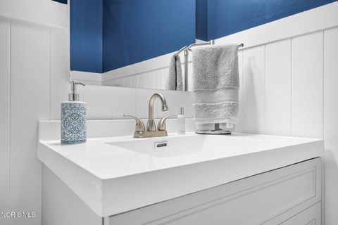 Tiny photo for 827 Abbey Lane, Findlay, OH 45840 (MLS # 10006774)