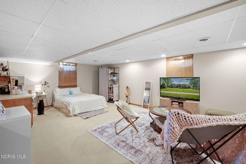 Tiny photo for 827 Abbey Lane, Findlay, OH 45840 (MLS # 10006774)