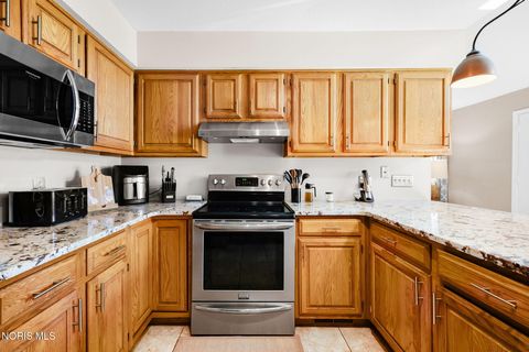 Tiny photo for 827 Abbey Lane, Findlay, OH 45840 (MLS # 10006774)