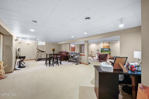 Tiny photo for 827 Abbey Lane, Findlay, OH 45840 (MLS # 10006774)