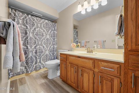 Tiny photo for 827 Abbey Lane, Findlay, OH 45840 (MLS # 10006774)