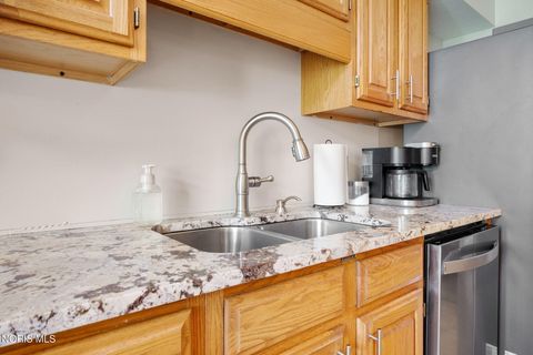 Tiny photo for 827 Abbey Lane, Findlay, OH 45840 (MLS # 10006774)