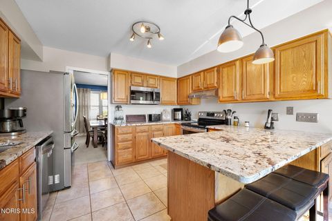 Tiny photo for 827 Abbey Lane, Findlay, OH 45840 (MLS # 10006774)