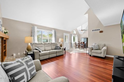 Tiny photo for 827 Abbey Lane, Findlay, OH 45840 (MLS # 10006774)