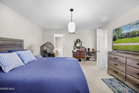 Tiny photo for 827 Abbey Lane, Findlay, OH 45840 (MLS # 10006774)