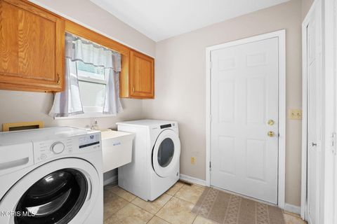 Tiny photo for 827 Abbey Lane, Findlay, OH 45840 (MLS # 10006774)