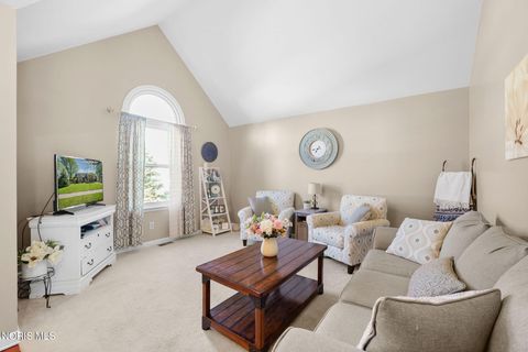 Tiny photo for 827 Abbey Lane, Findlay, OH 45840 (MLS # 10006774)