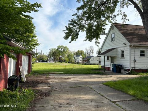 Tiny photo for 1312 Towers Road, Oregon, OH 43616 (MLS # 10007675)