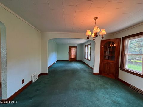 Tiny photo for 1312 Towers Road, Oregon, OH 43616 (MLS # 10007675)