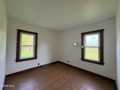 Tiny photo for 1312 Towers Road, Oregon, OH 43616 (MLS # 10007675)
