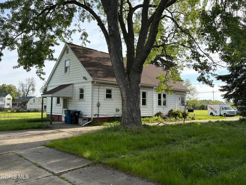 Tiny photo for 1312 Towers Road, Oregon, OH 43616 (MLS # 10007675)